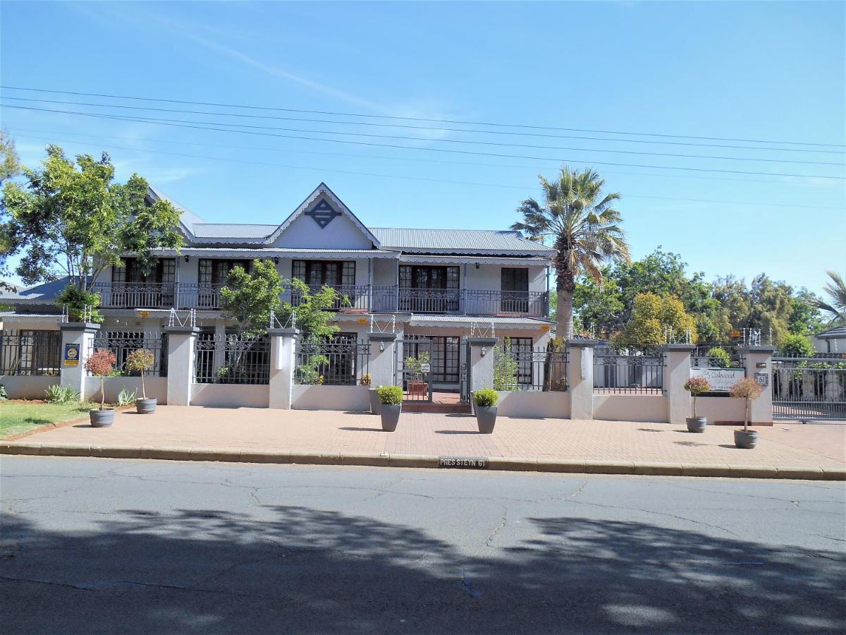 Oakwood Lodge Bloemfontein Extérieur photo The main building of the school