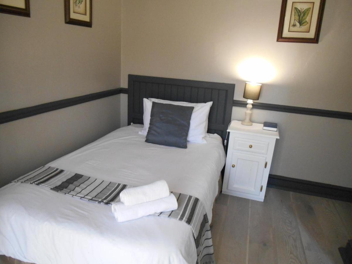 Oakwood Lodge Bloemfontein Extérieur photo