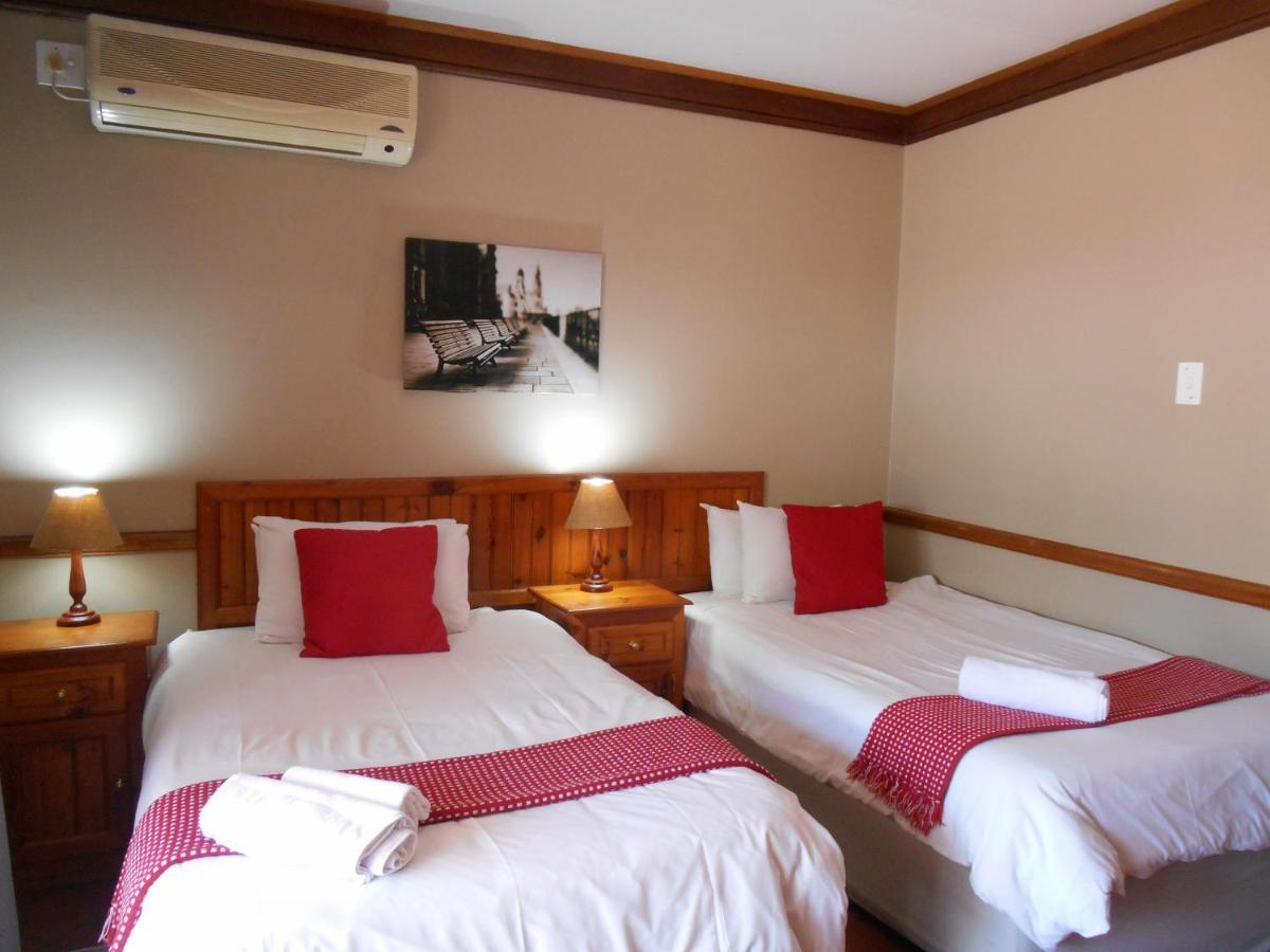 Oakwood Lodge Bloemfontein Extérieur photo